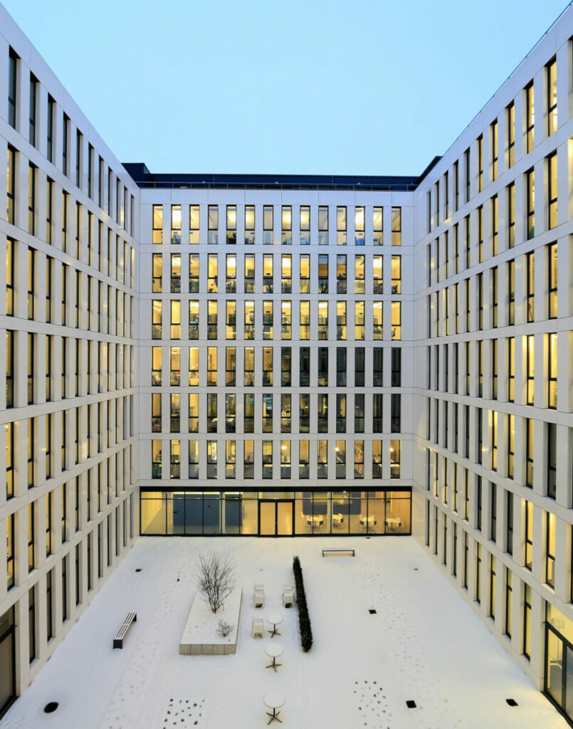 Publicis Media Büroplanung für Bürokomplex mit 6 Etagen von citizenoffice Düsseldorf
