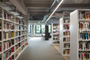 Bibliothek der Uni Siegen ausgestattet mit Multi-Space Möbeln von citizenoffice Düsseldorf