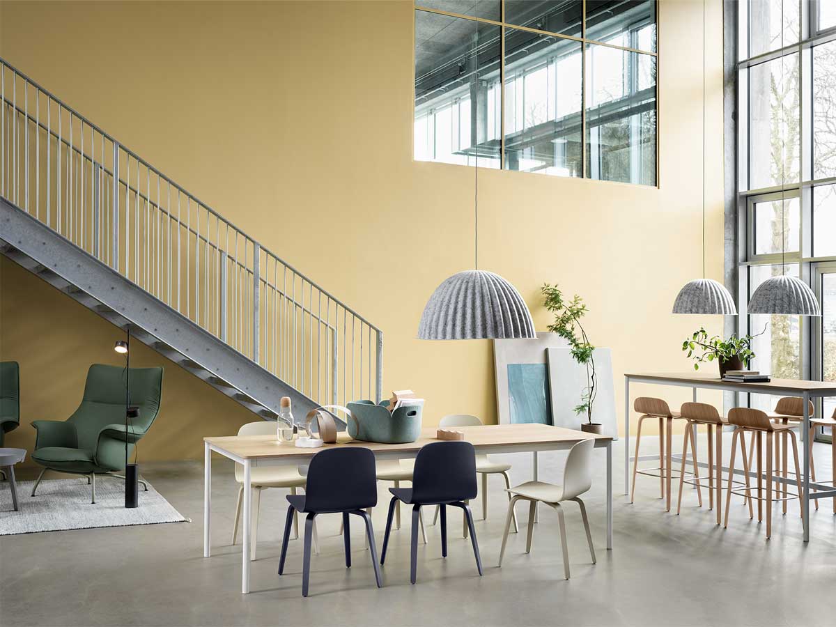 Moderne Bürogetsaltung mit Möbeln von Muuto bei citizenoffice Düsseldorf