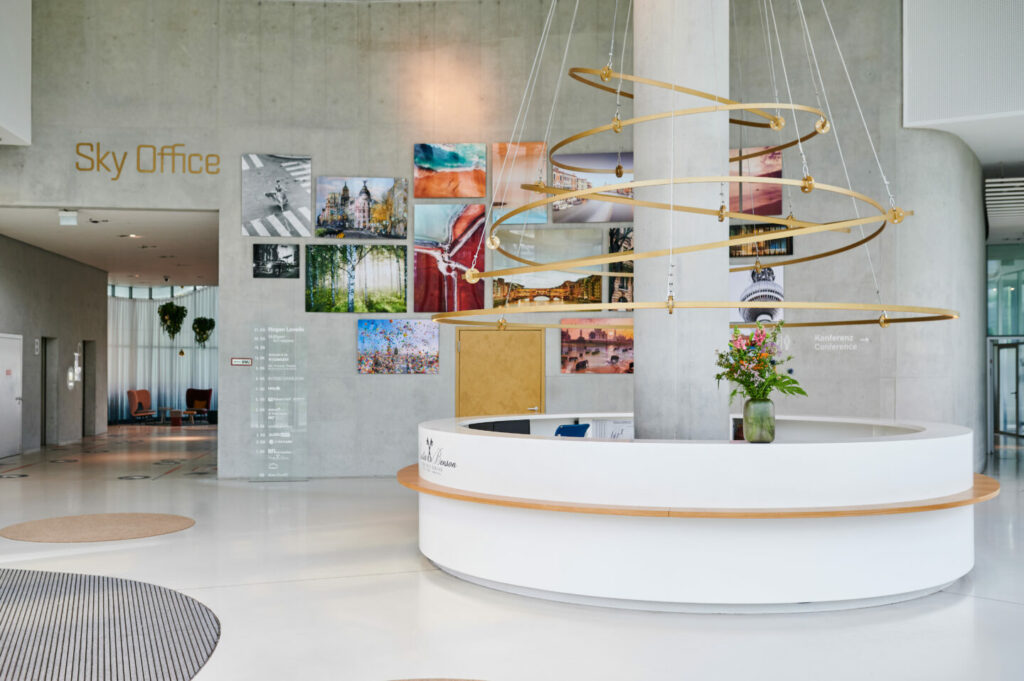 Interior design für die Lobby für Sky Office von citizenoffice in Düsseldorf